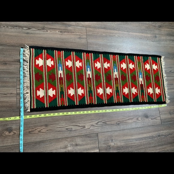Table Runner - Picture 4 of 4